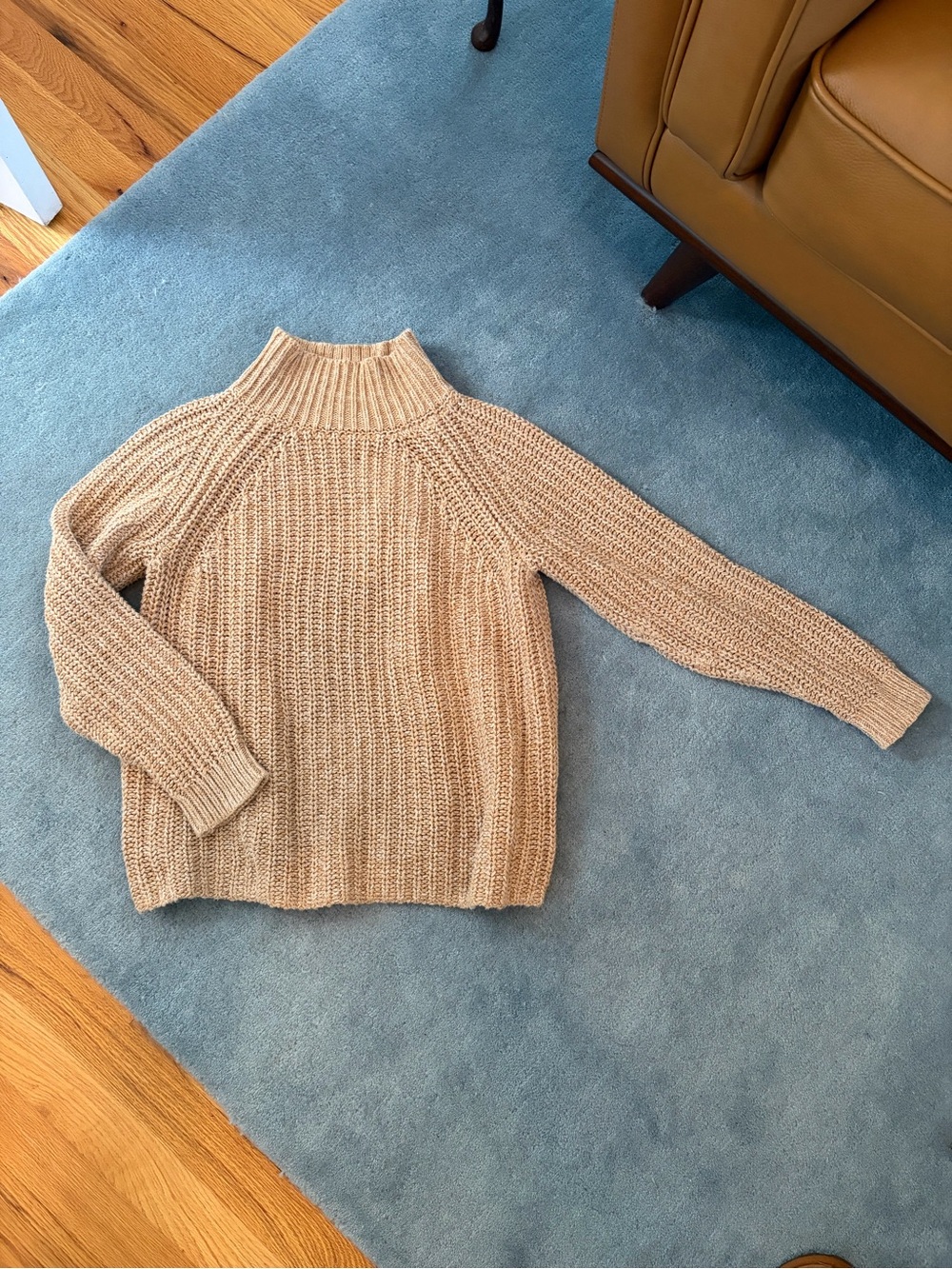 Chunky knit tan GAP sweater, 100% cotton, size small